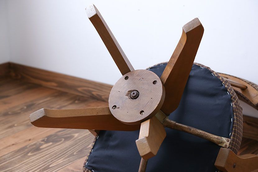 アンティーク家具　アンティーク　ブナ材の回転椅子