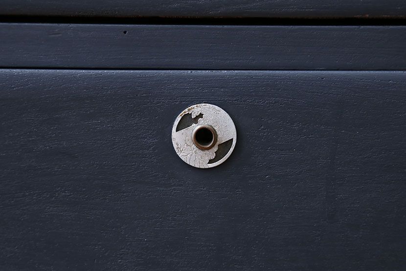 アンティーク家具　アンティーク　ペイント鉄脚ローチェスト(1)