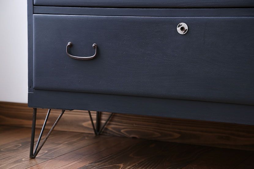 アンティーク家具　アンティーク　ペイント鉄脚ローチェスト(1)