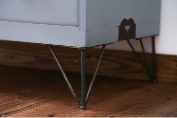 アンティーク家具　アンティーク　ペイント鉄脚ローチェスト(2)