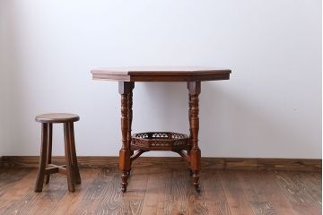 アンティーク家具　イギリスアンティーク　キャスター付きオクタゴンテーブル