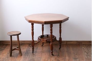 アンティーク家具　イギリスアンティーク　キャスター付きオクタゴンテーブル