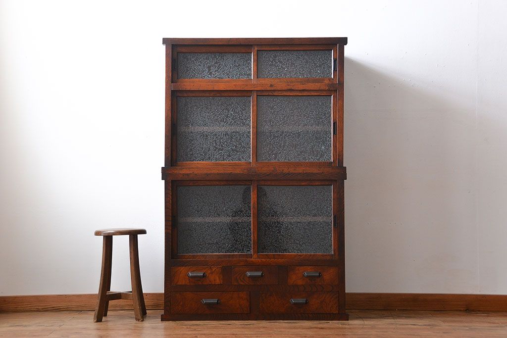 アンティーク家具　アンティーク　前面欅材　グルーチップガラス食器棚