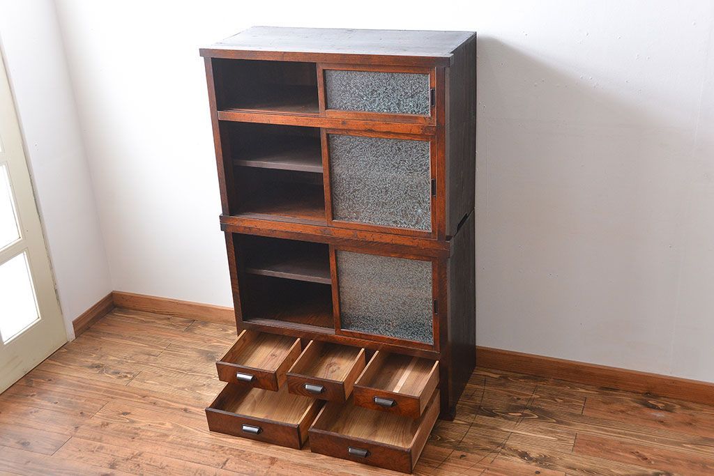 アンティーク家具　アンティーク　前面欅材　グルーチップガラス食器棚