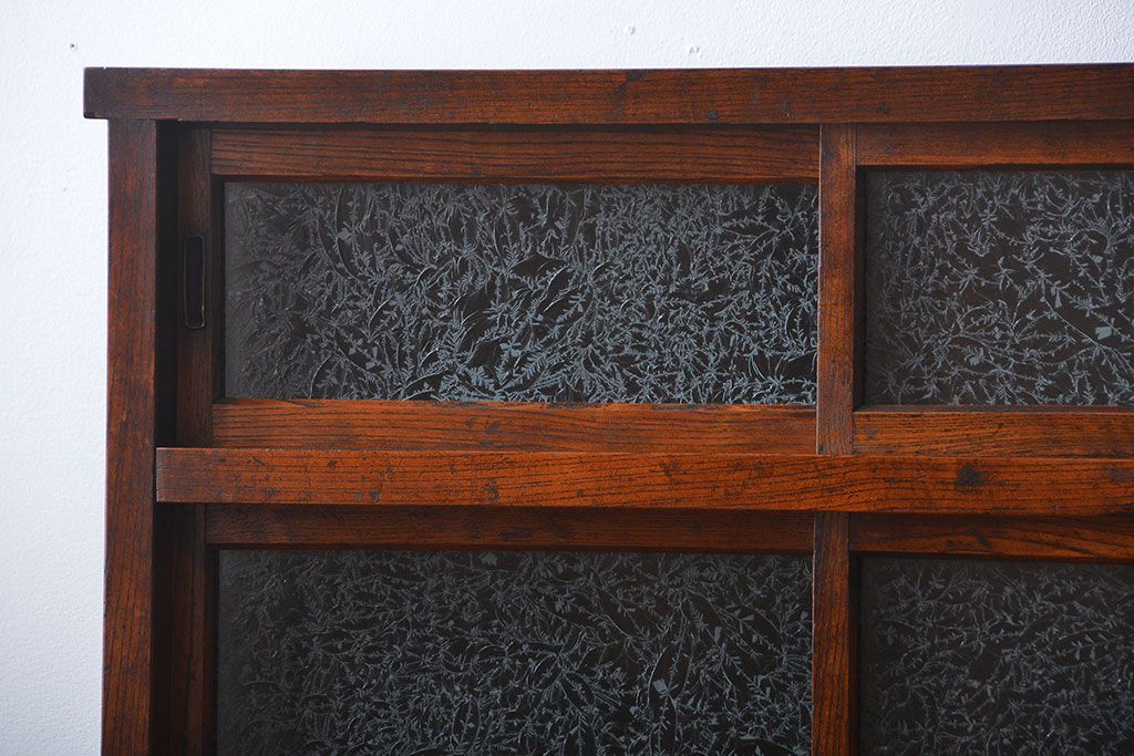 アンティーク家具　アンティーク　前面欅材　グルーチップガラス食器棚