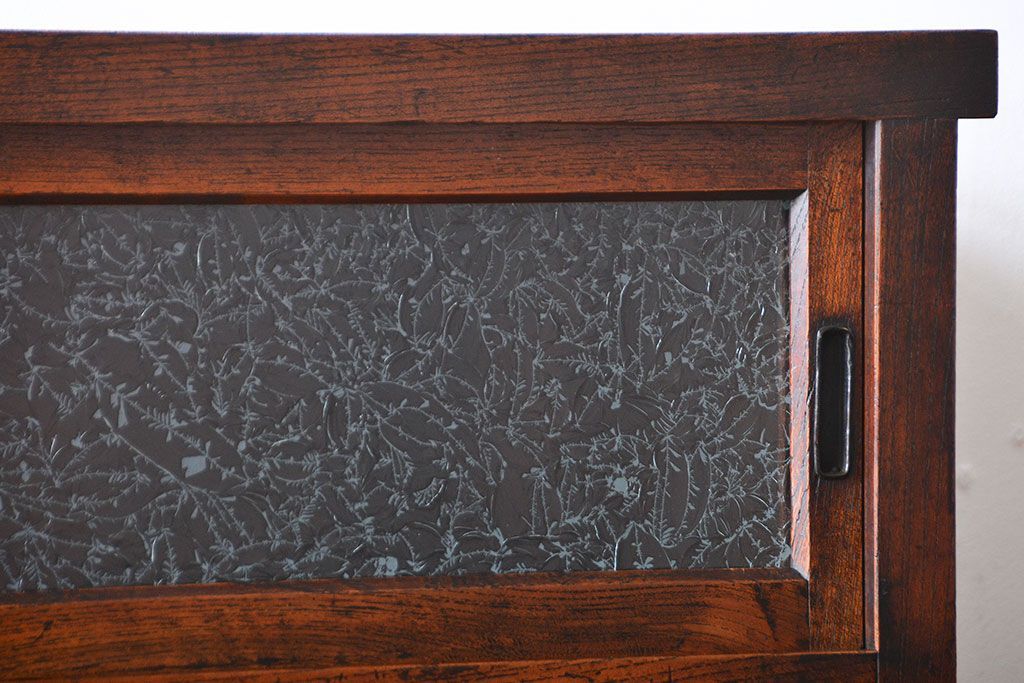 アンティーク家具　アンティーク　前面欅材　グルーチップガラス食器棚