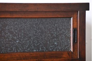 アンティーク家具　アンティーク　前面欅材　グルーチップガラス食器棚