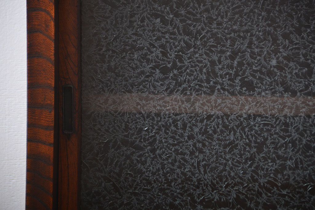 アンティーク家具　アンティーク　前面欅材　グルーチップガラス食器棚