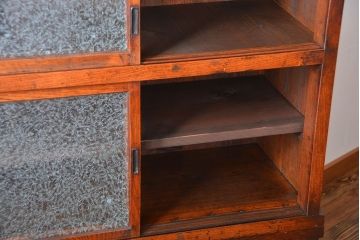 アンティーク家具　アンティーク　前面欅材　グルーチップガラス食器棚