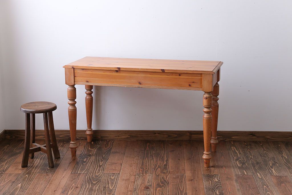 中古　イギリス製　パイン材のコンソールテーブル