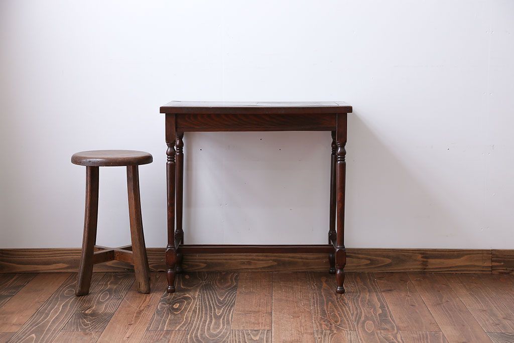 アンティーク家具　アンティーク　お洒落なサイドテーブル