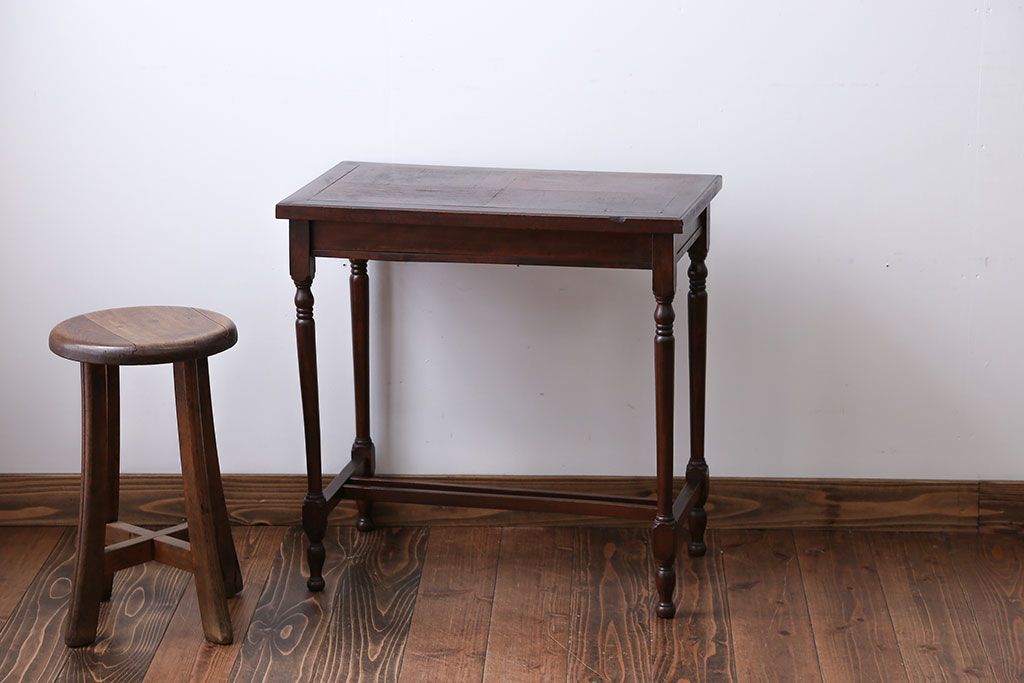 アンティーク家具　アンティーク　お洒落なサイドテーブル