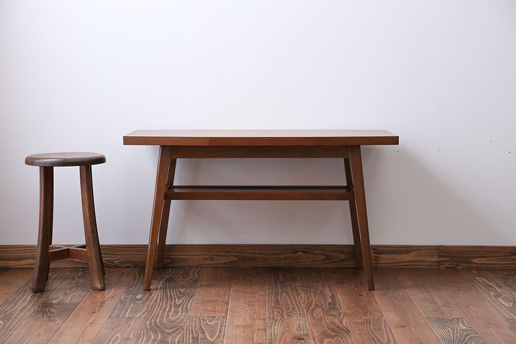 レトロ家具　アンティーク　レトロなセンターテーブル