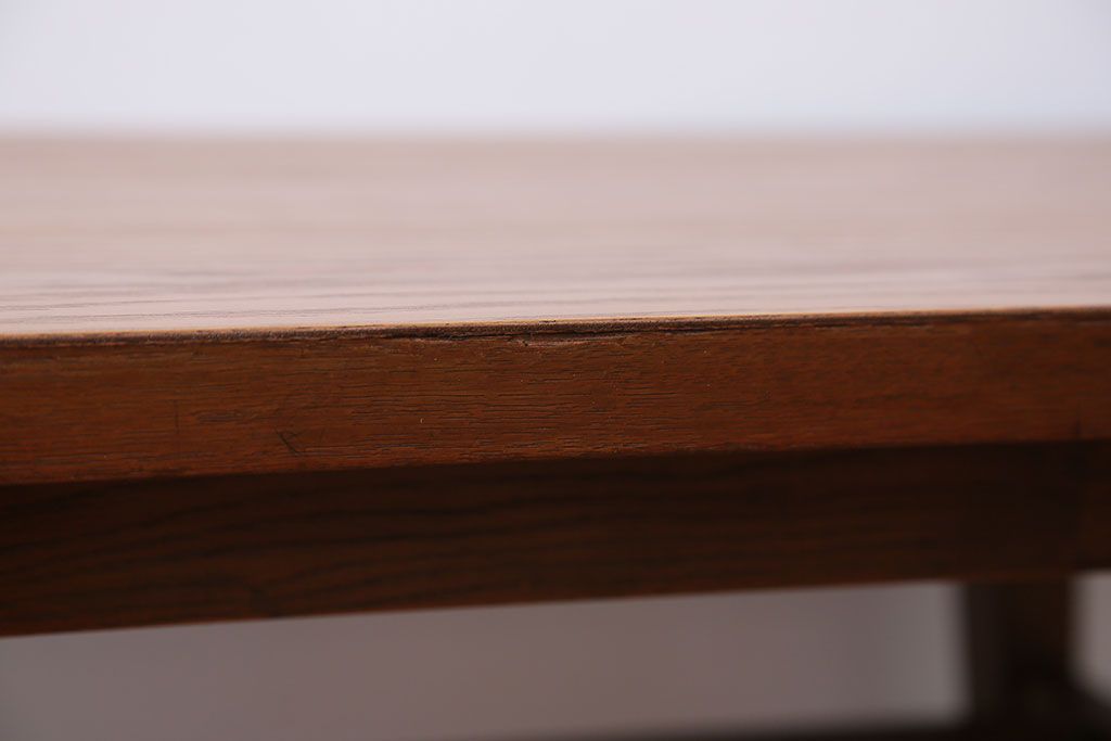 レトロ家具　アンティーク　レトロなセンターテーブル