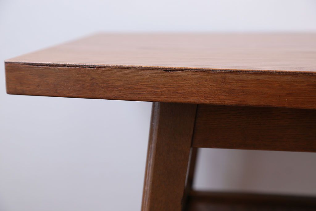 レトロ家具　アンティーク　レトロなセンターテーブル