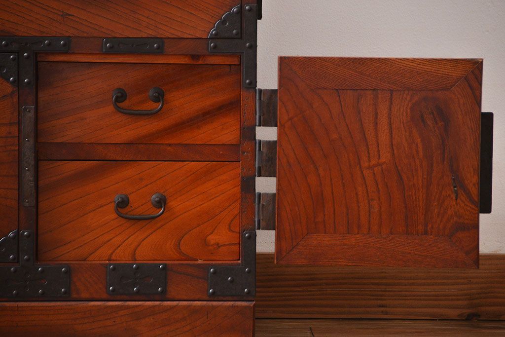 アンティーク家具　古民具・骨董　前面欅材　観音開き時代箪笥