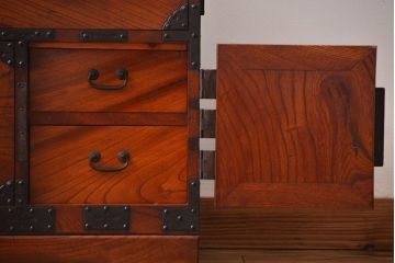 アンティーク家具　古民具・骨董　前面欅材　観音開き時代箪笥