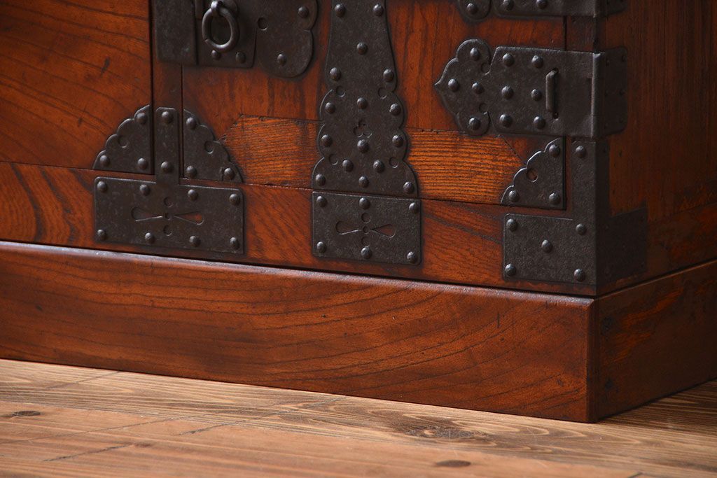 アンティーク家具　古民具・骨董　前面欅材　観音開き時代箪笥