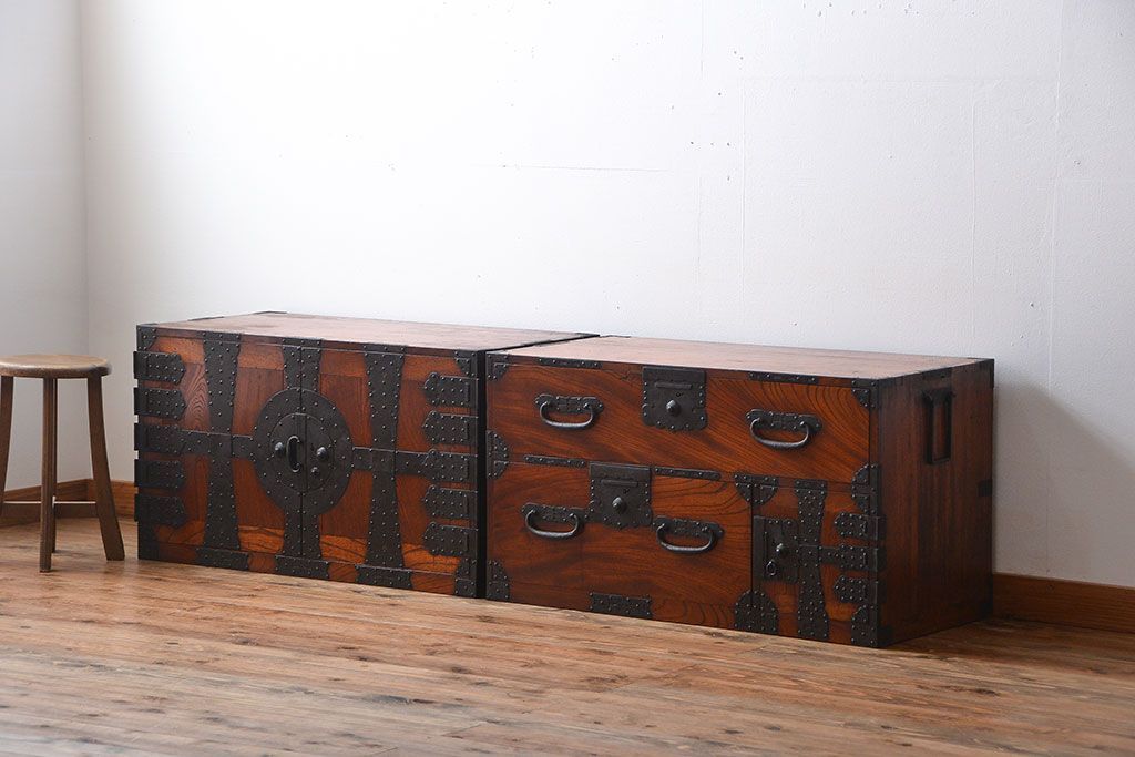 アンティーク家具　古民具・骨董　前面欅材　観音開き時代箪笥