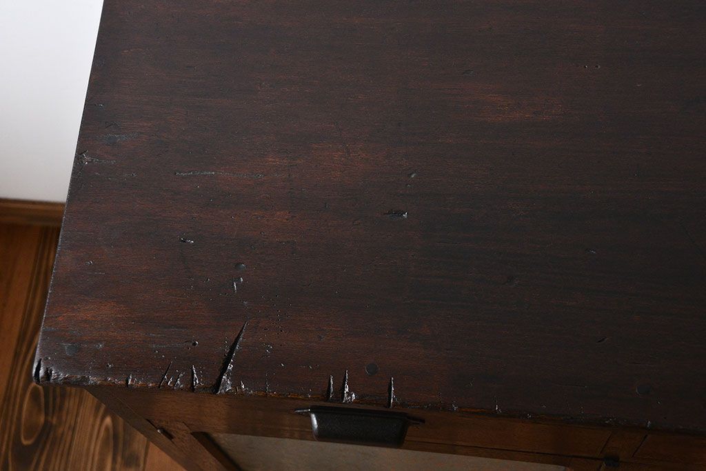 アンティーク家具　アンティーク　前面ナラ材!脚付き収納棚