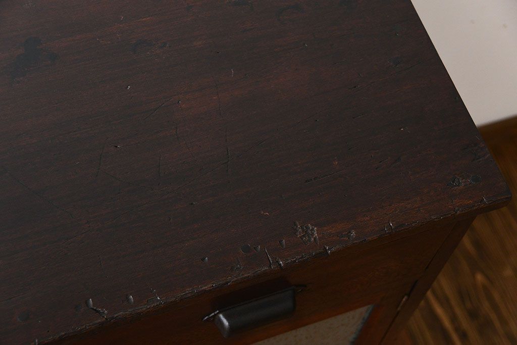 アンティーク家具　アンティーク　前面ナラ材!脚付き収納棚