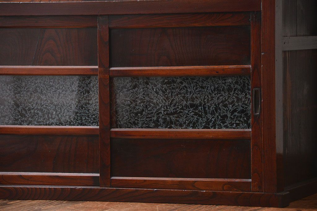 アンティーク家具　前面欅材の水屋箪笥サイドボード(1)