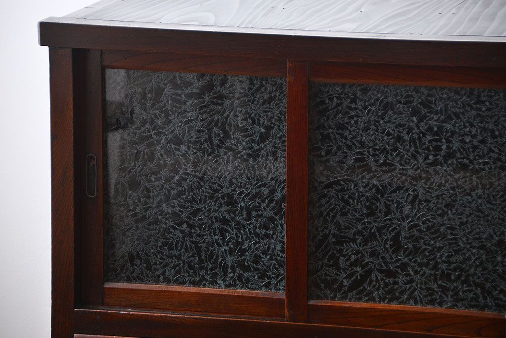 アンティーク家具　前面欅材の水屋箪笥サイドボード(2)