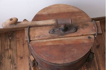 アンティーク　木製手回し洗濯機