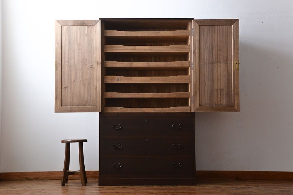 アンティーク家具　古民具・骨董　上質な総桐箪笥(桐たんす)