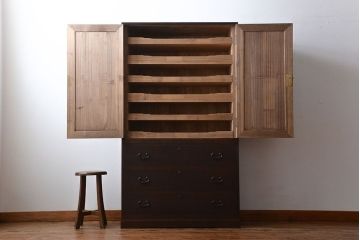 アンティーク家具　古民具・骨董　上質な総桐箪笥(桐たんす)