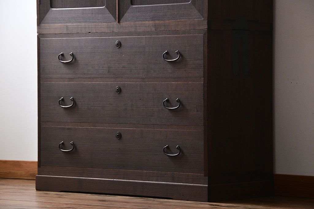 アンティーク家具　古民具・骨董　上質な総桐箪笥(桐たんす)