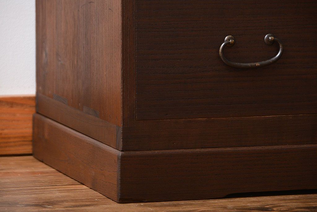 アンティーク家具　古民具・骨董　上質な総桐箪笥(桐たんす)