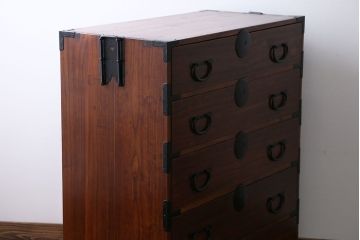 アンティーク家具　古民具・骨董　丸金具の衣装箪笥