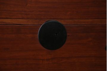 アンティーク家具　古民具・骨董　丸金具の衣装箪笥