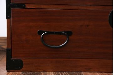 アンティーク家具　古民具・骨董　丸金具の衣装箪笥