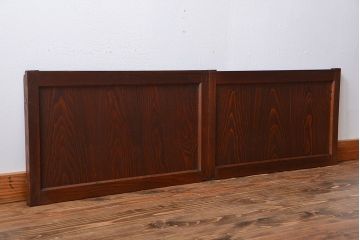 古民具・骨董　杉材の小さな板戸2枚(窓)