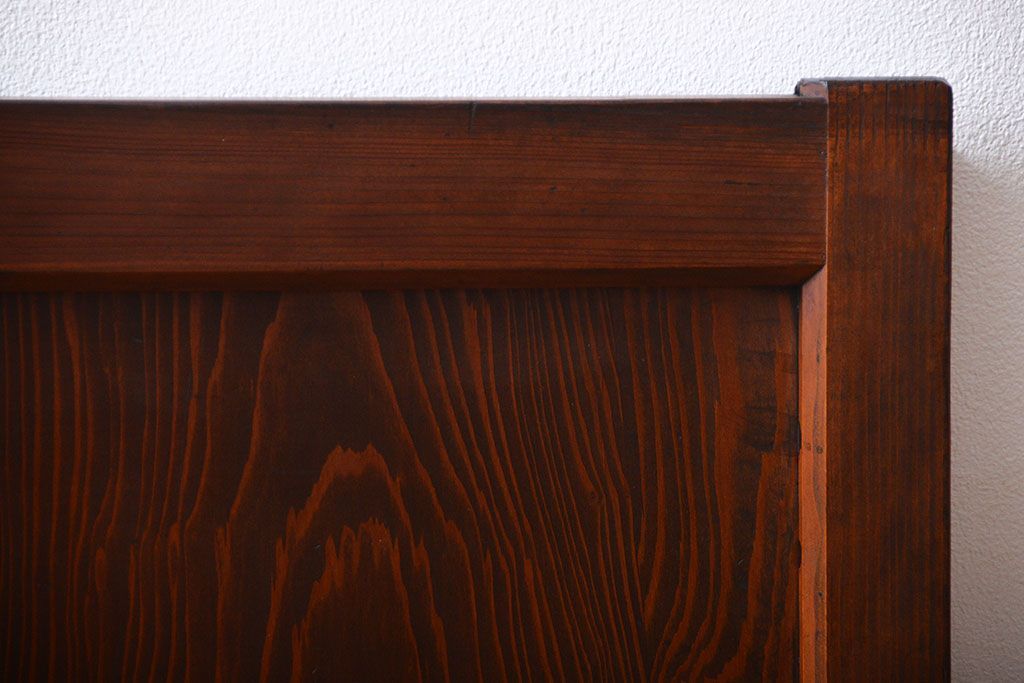 古民具・骨董　杉材の小さな板戸2枚(窓)