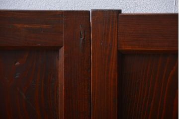 古民具・骨董　杉材の小さな板戸2枚(窓)