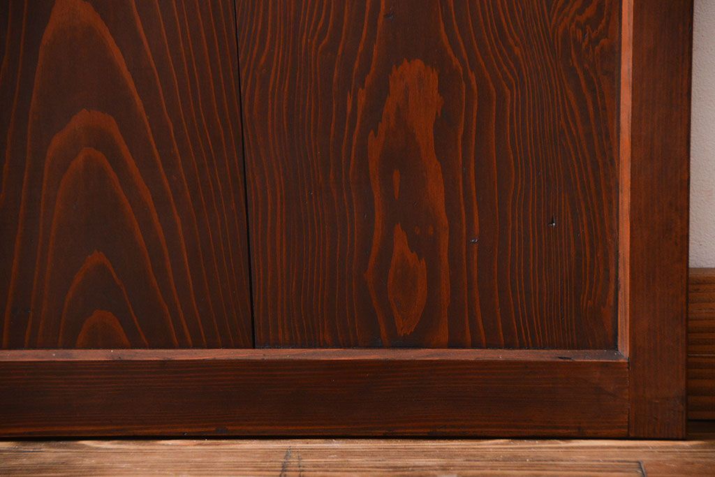 古民具・骨董　杉材の小さな板戸2枚(窓)