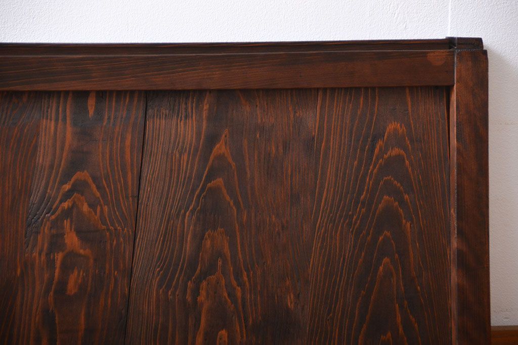 古民具・骨董　杉材の小さな板戸2枚(窓)