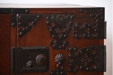 アンティーク家具　古民具・骨董　角手　時代箪笥ローボード