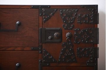 アンティーク家具　古民具・骨董　角手　時代箪笥ローボード