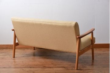 ヴィンテージ家具　ビンテージ　おしゃれな2人掛けソファ(ラブソファ)