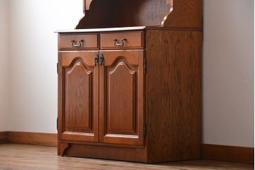 ヴィンテージ家具　イギリスビンテージ　カップボード