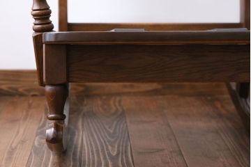 中古　飛騨産業　穂高　WINDSOR　ナラ材のロッキングチェア