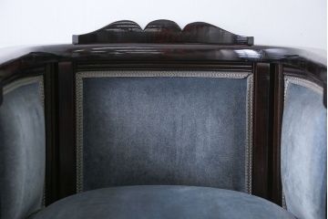 アンティーク家具　イギリスアンティーク　エレガントなアームチェア