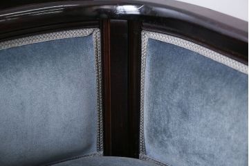 アンティーク家具　イギリスアンティーク　エレガントなアームチェア