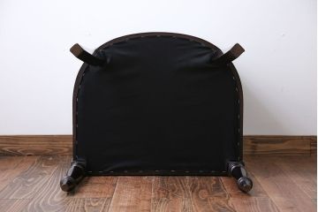 アンティーク家具　イギリスアンティーク　エレガントなアームチェア