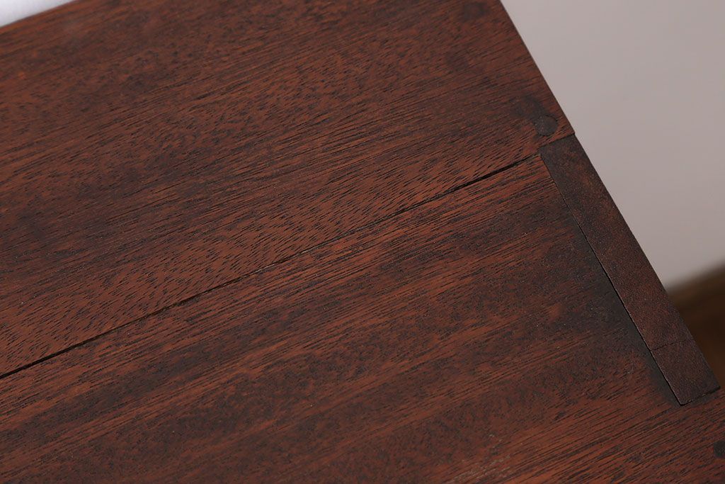 アンティーク家具　ダイヤガラス入り!小振りな収納棚