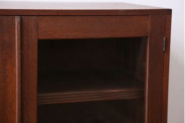 アンティーク家具　ダイヤガラス入り!小振りな収納棚